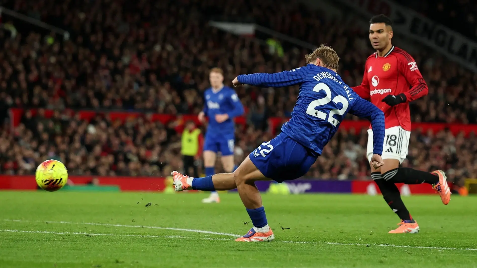 Manchester United nhận thất bại đáng xấu hổ 